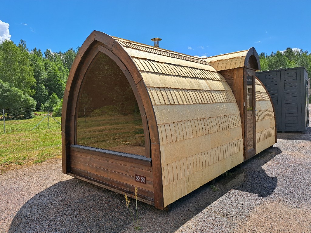Iglu sauna with gold shingles