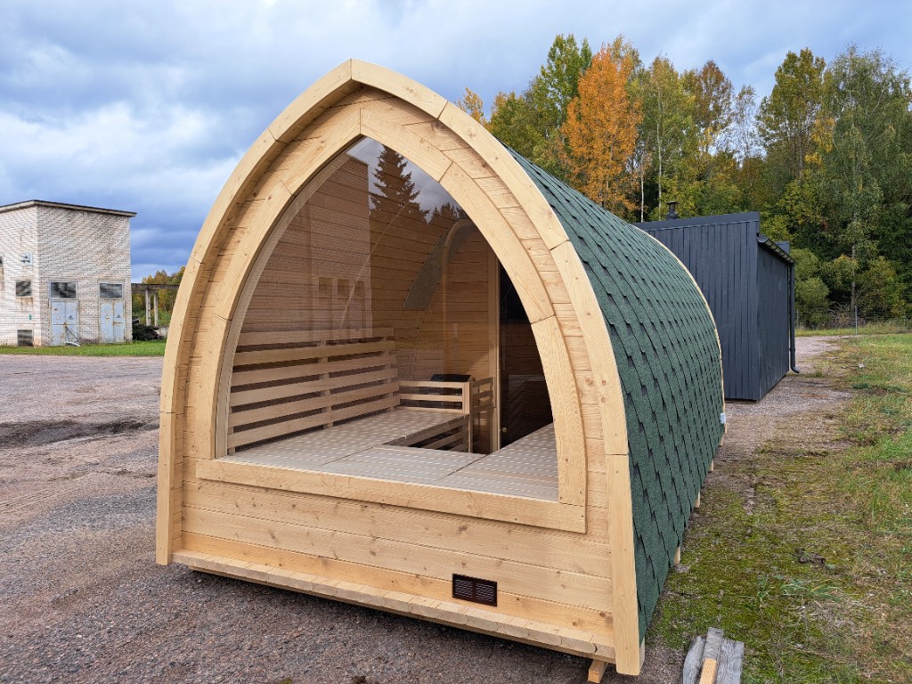 Iglu sauna with glass