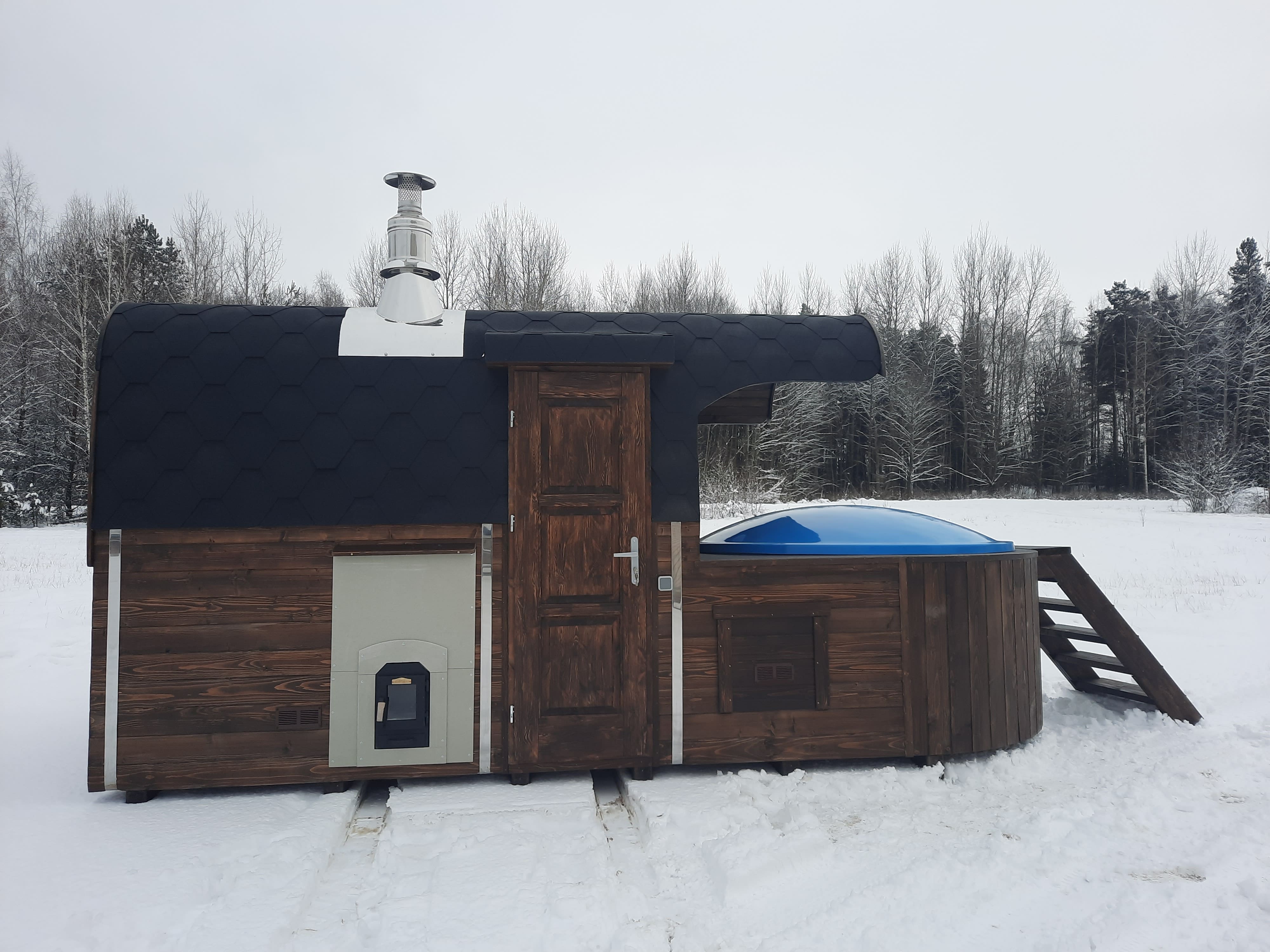 Sauna and hot tub combination